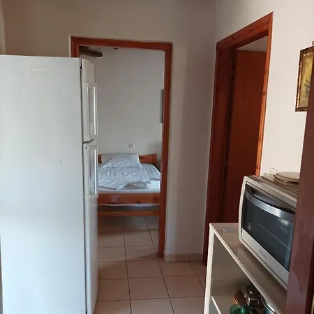 Fraoulitsa Hébergement de vacances *