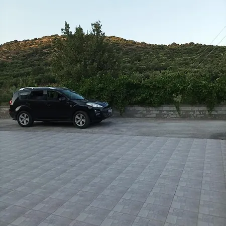 度假居 Fraoulitsa 斯科达利昂